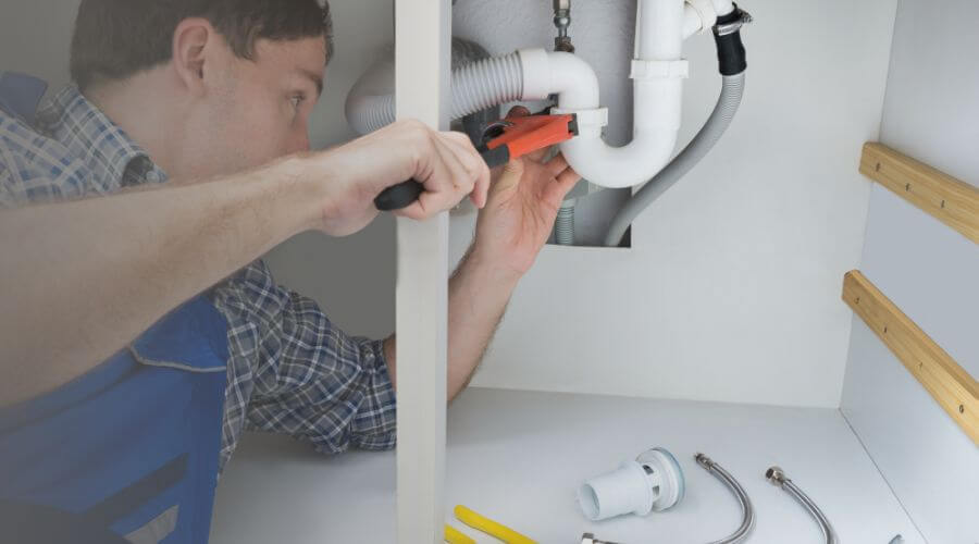 Expert burst pipe repair services in Frostproof, FL